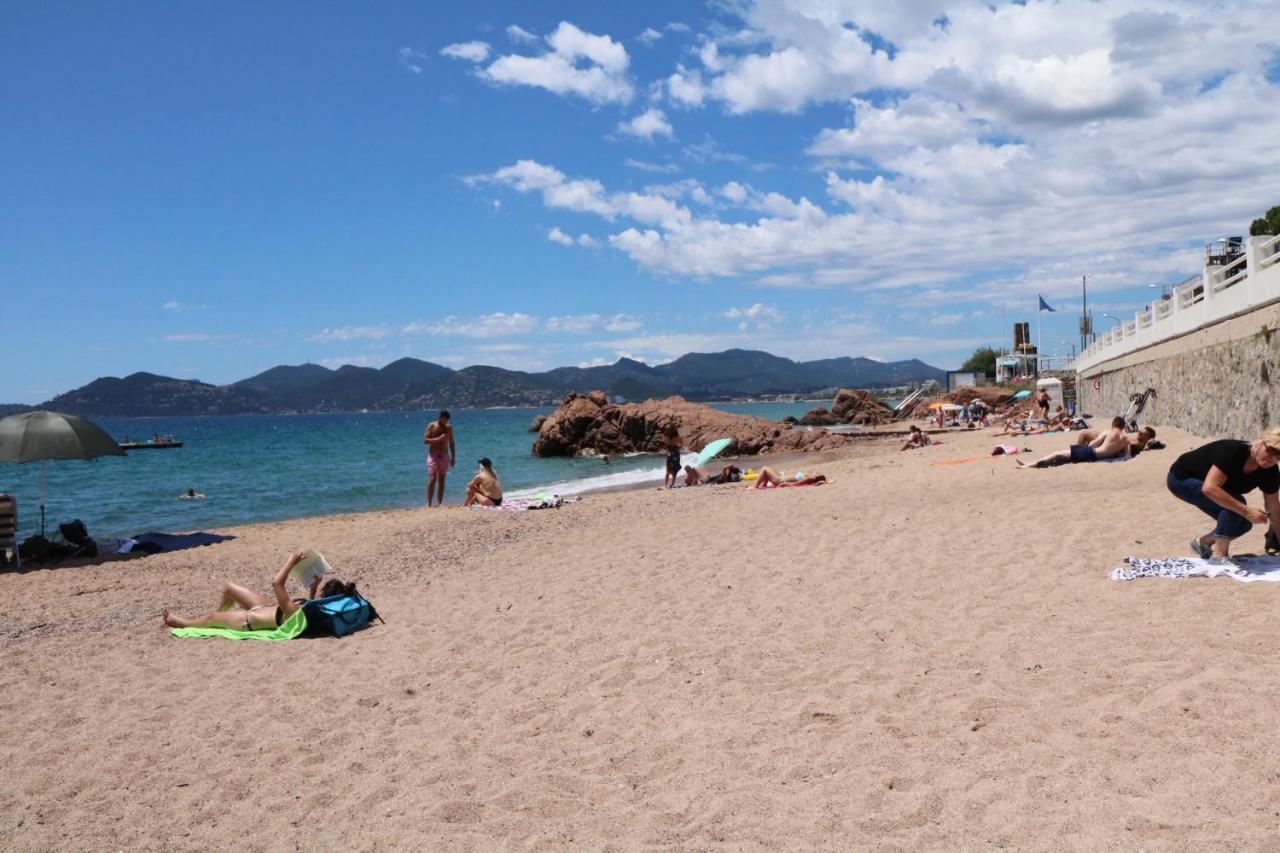 Studio With Beautiful Sea View And Direct Beach Access Cannes Luaran gambar