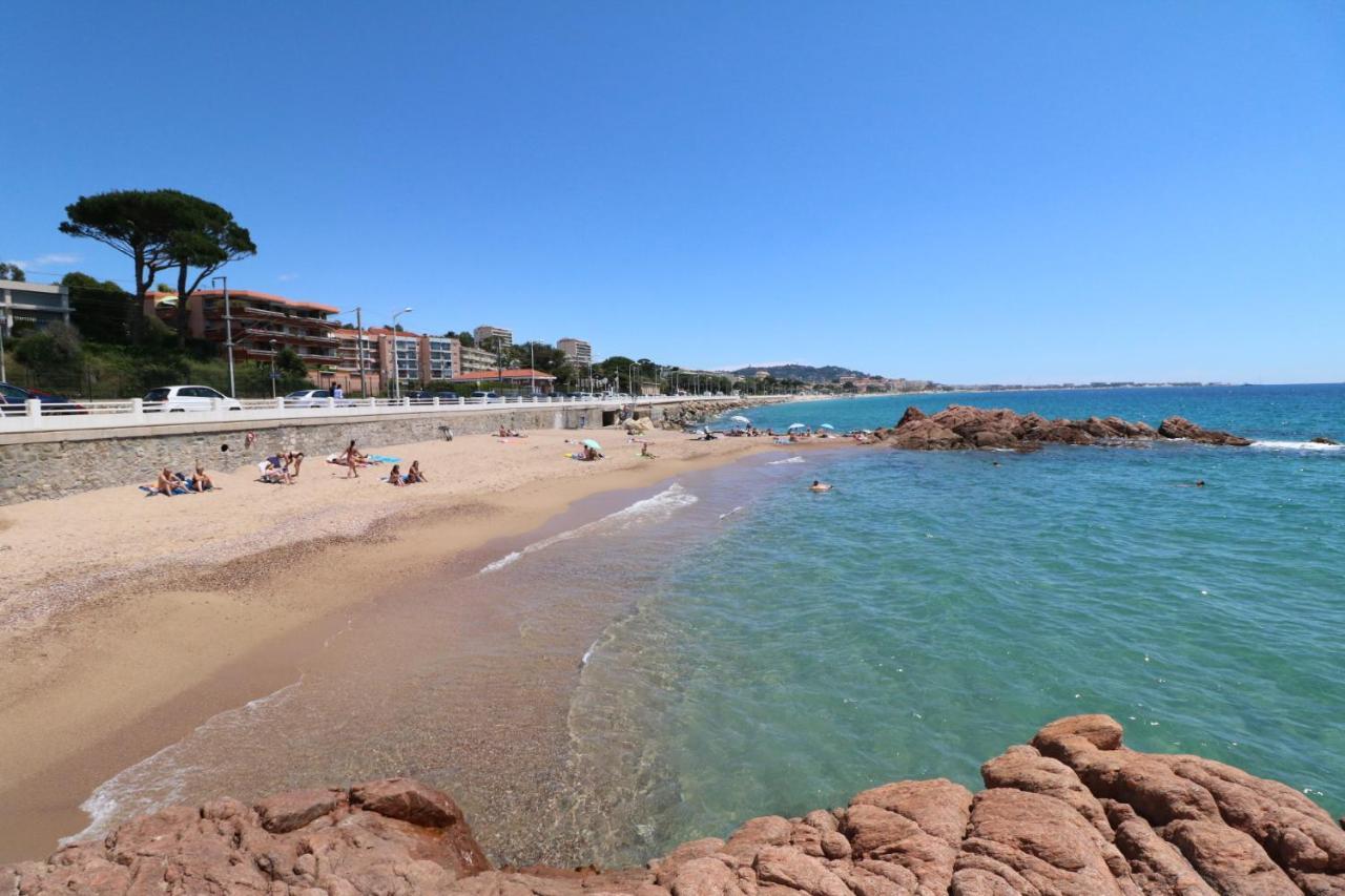 Studio With Beautiful Sea View And Direct Beach Access Cannes Luaran gambar