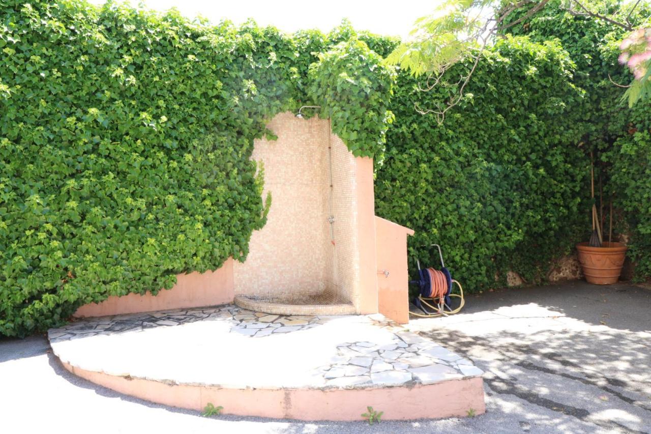 Studio With Beautiful Sea View And Direct Beach Access Cannes Luaran gambar