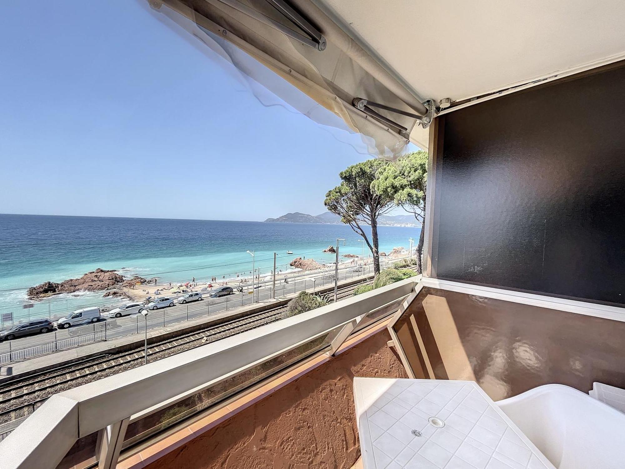 Studio With Beautiful Sea View And Direct Beach Access Cannes Luaran gambar