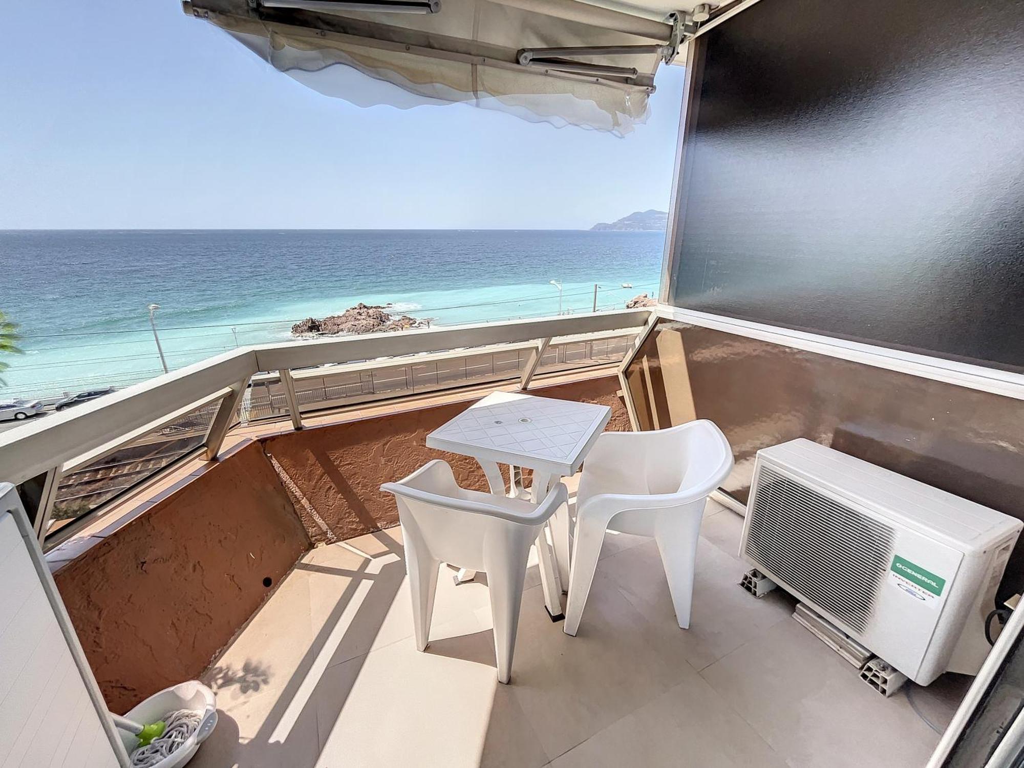 Studio With Beautiful Sea View And Direct Beach Access Cannes Luaran gambar
